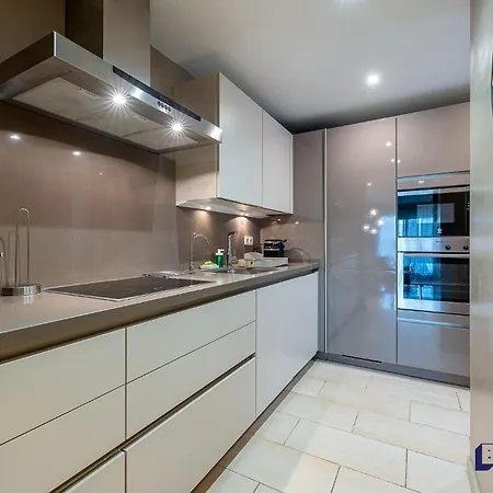 2br Puerto Banus Premium Location Apartment Marbella
